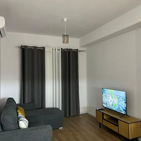 Richi's Ii Lägenhet Tirana